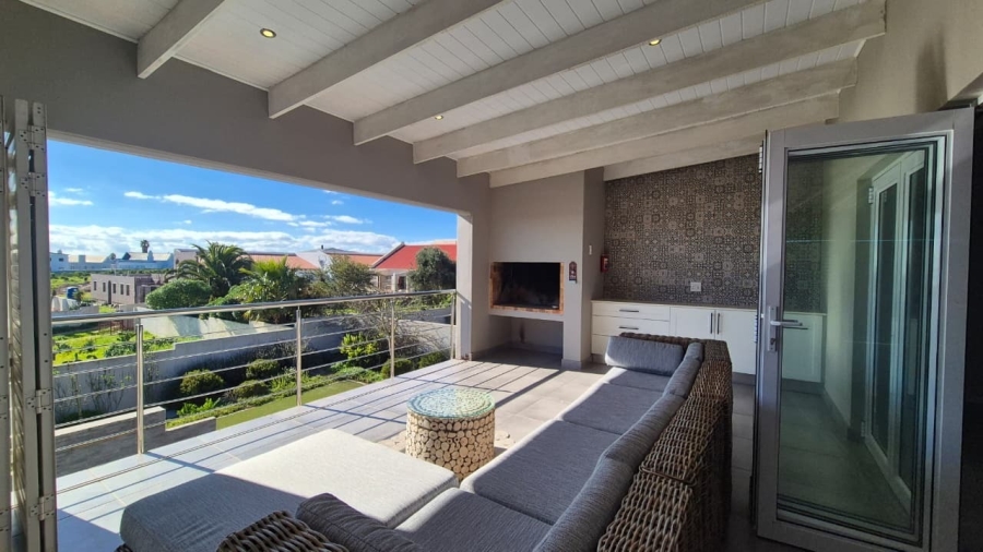 4 Bedroom Property for Sale in Myburgh Park Western Cape